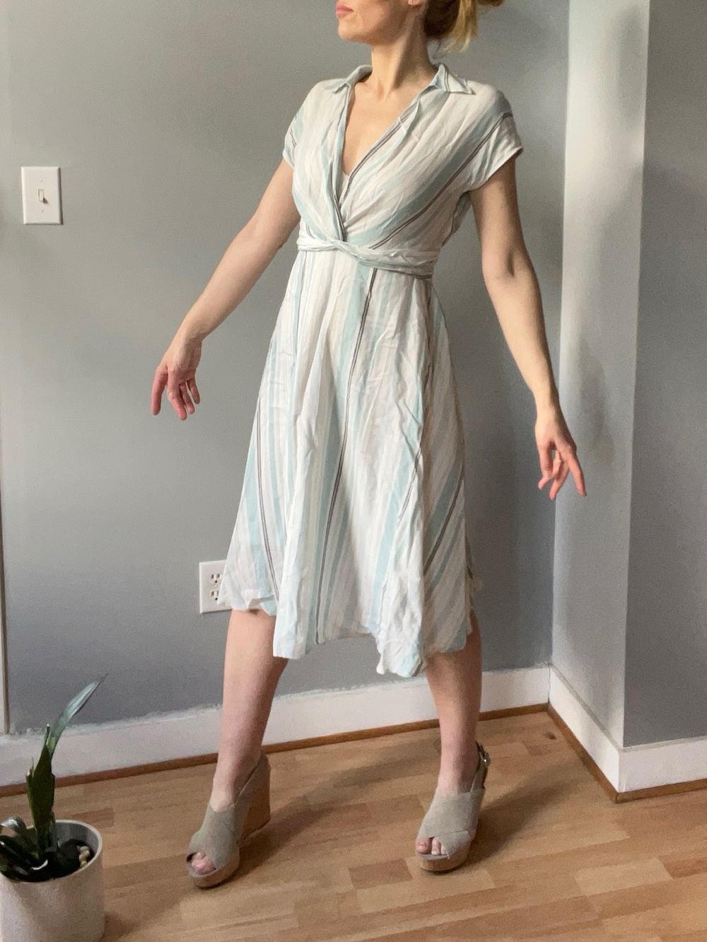 Striped short sleeve Midi Dress in mint green cream